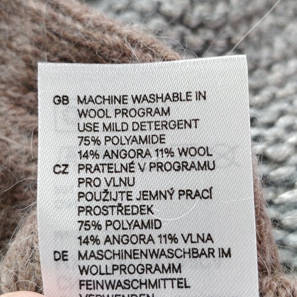 Knit Hat & Glove Set from H&M - Picture 5 of 9